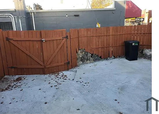2882 Mayfield Ave — Photo 35
