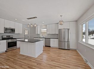2320 N 115th St, Wauwatosa, WI 53226