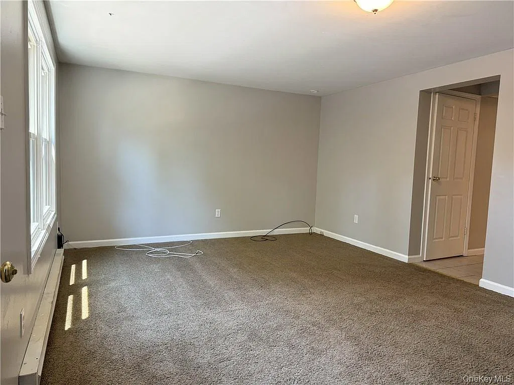 3 bed, 1.5 bath, 1040 sqft, $2,550 — Photo 2