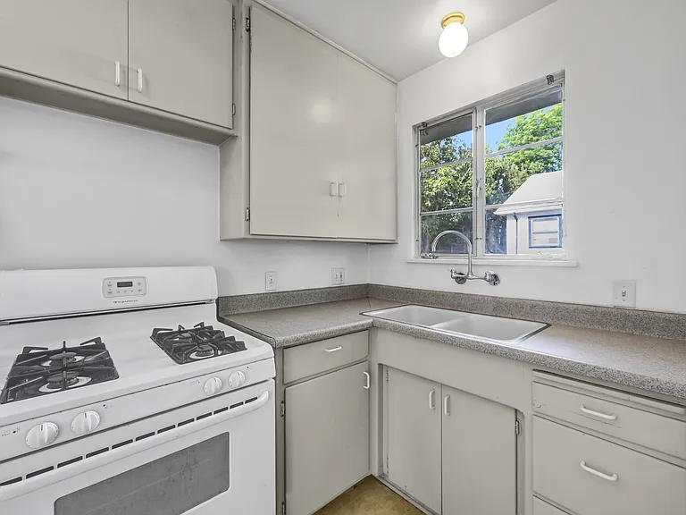 56 N Parkwood Ave #1 — Photo 9
