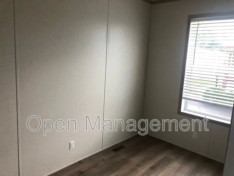 3000 Brookpark Rd #R18 — Photo 5