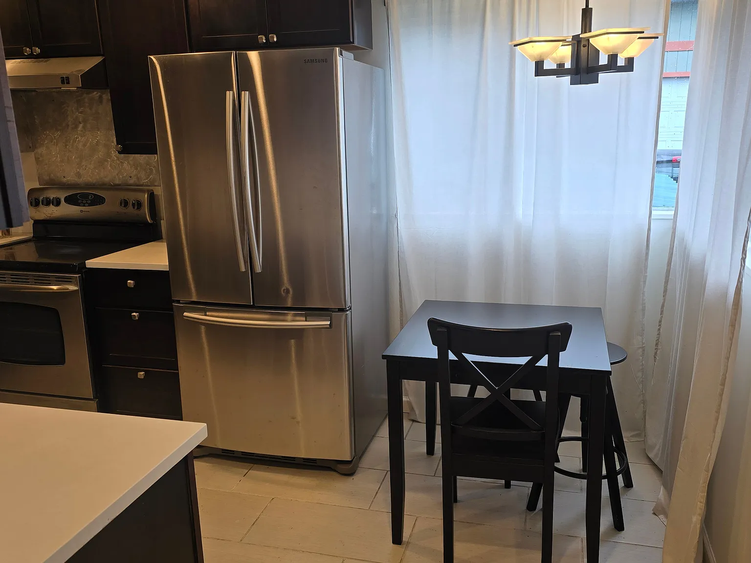3 bed, 1200 sqft, $1,200 — Photo 3