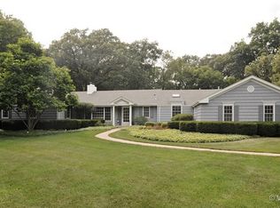 72 Dewey Rd, Inverness, IL 60067