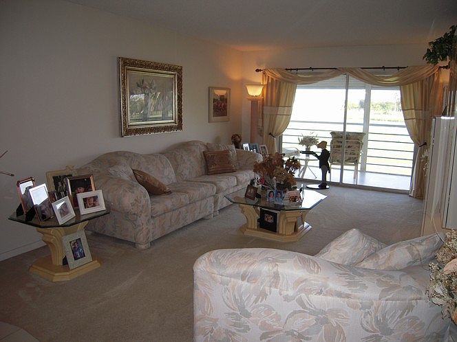 2nd image of 2801 Victoria Way APT L2