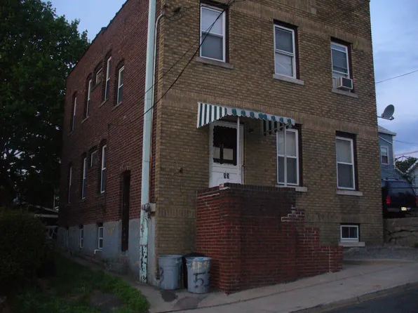 53 Autumn St #B, Lodi, NJ 07644