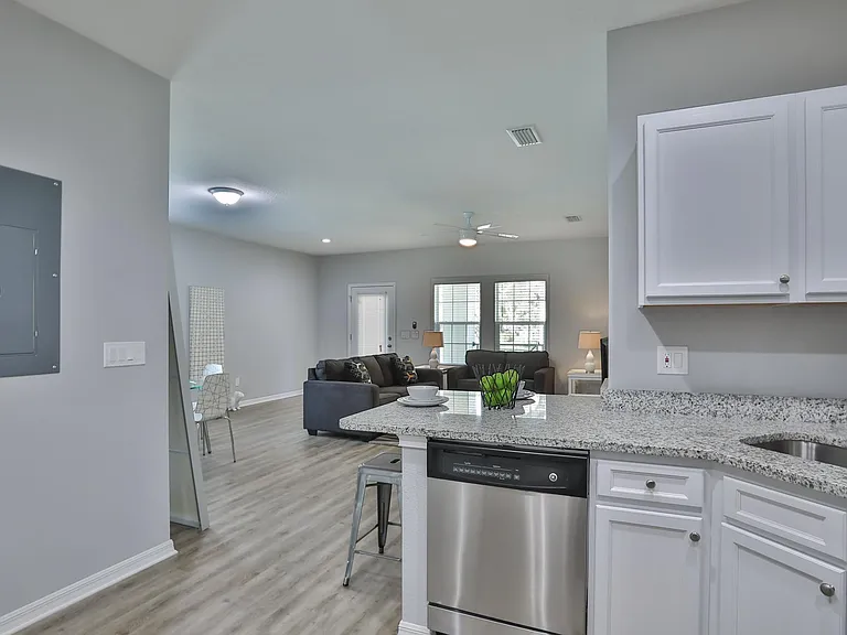 116 W Amelia Ave #A — Photo 9