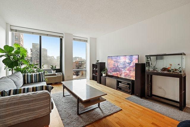1st image of 353 N Halsted St #1C