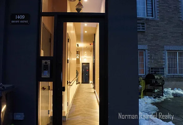 Rented by Norman Raindel, LREB | media 59