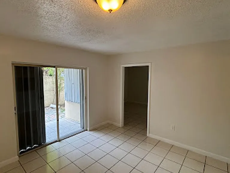 424 SW 12th Ave — Photo 15