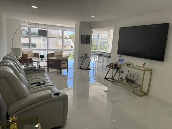 6423 Collins Ave APT 401, Miami Beach, FL 33141