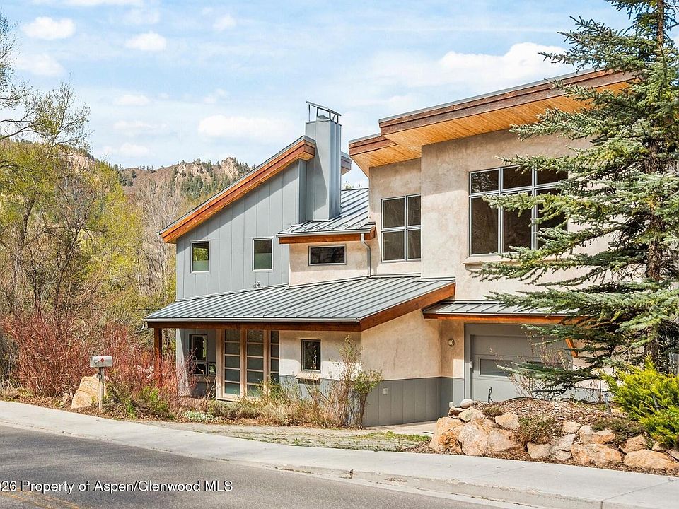 1st image of 515 Park Cir