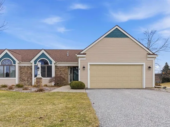 5603 Firethorne Dr, Bay City, MI 48706