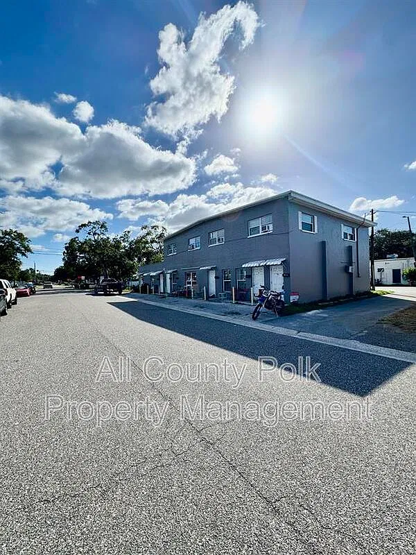 2 bed, 1.0 bath, 800 sqft, $1,250 — Photo 3