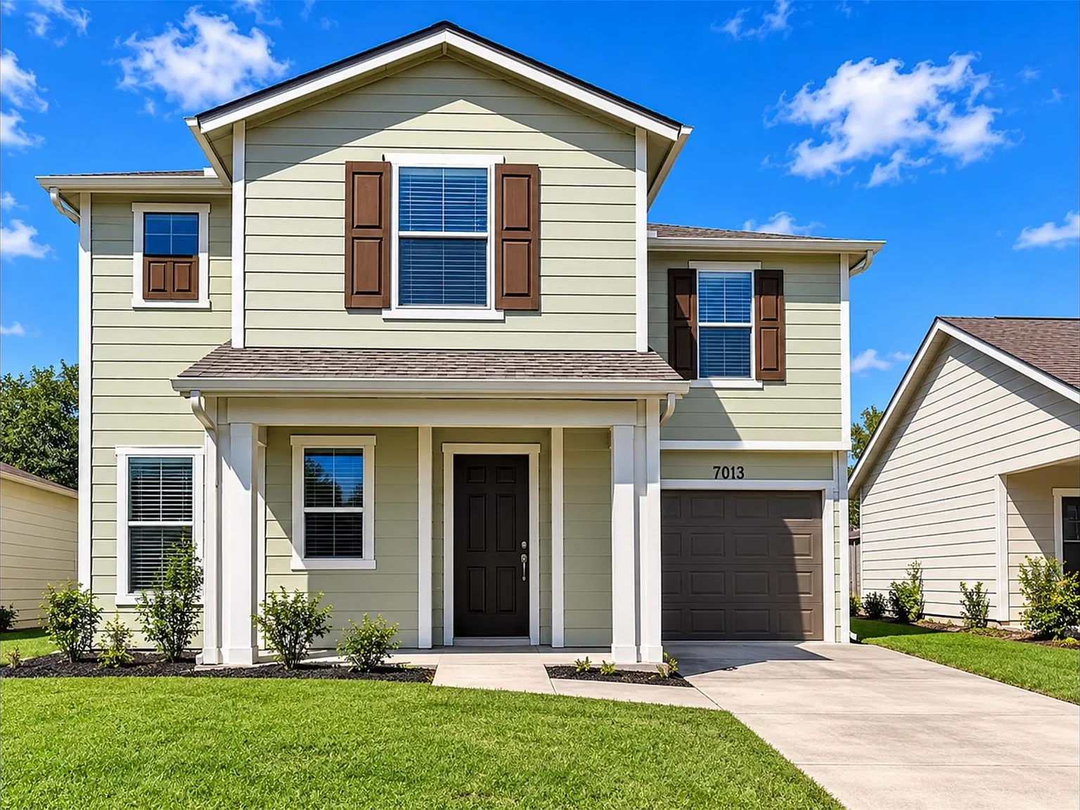 4 bed, 2.5 bath, 2102 sqft, $1,845 — Photo 1