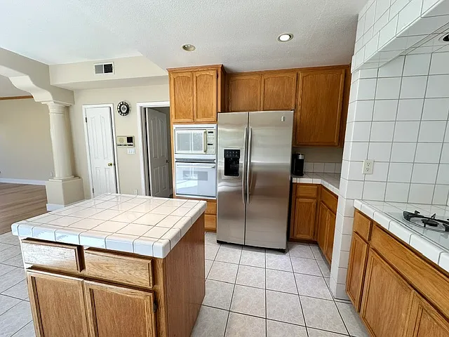 353 Silverlake Ct — Photo 7