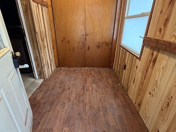 4th image of 2972 Sizerville Rd