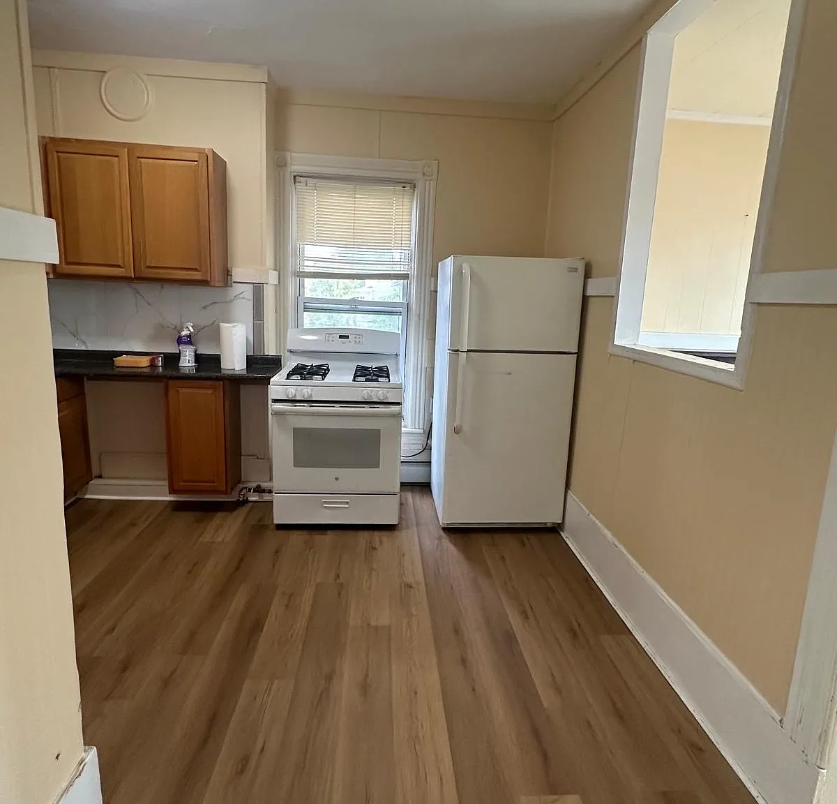2 bed, 600 sqft, $1,300 — Photo 2