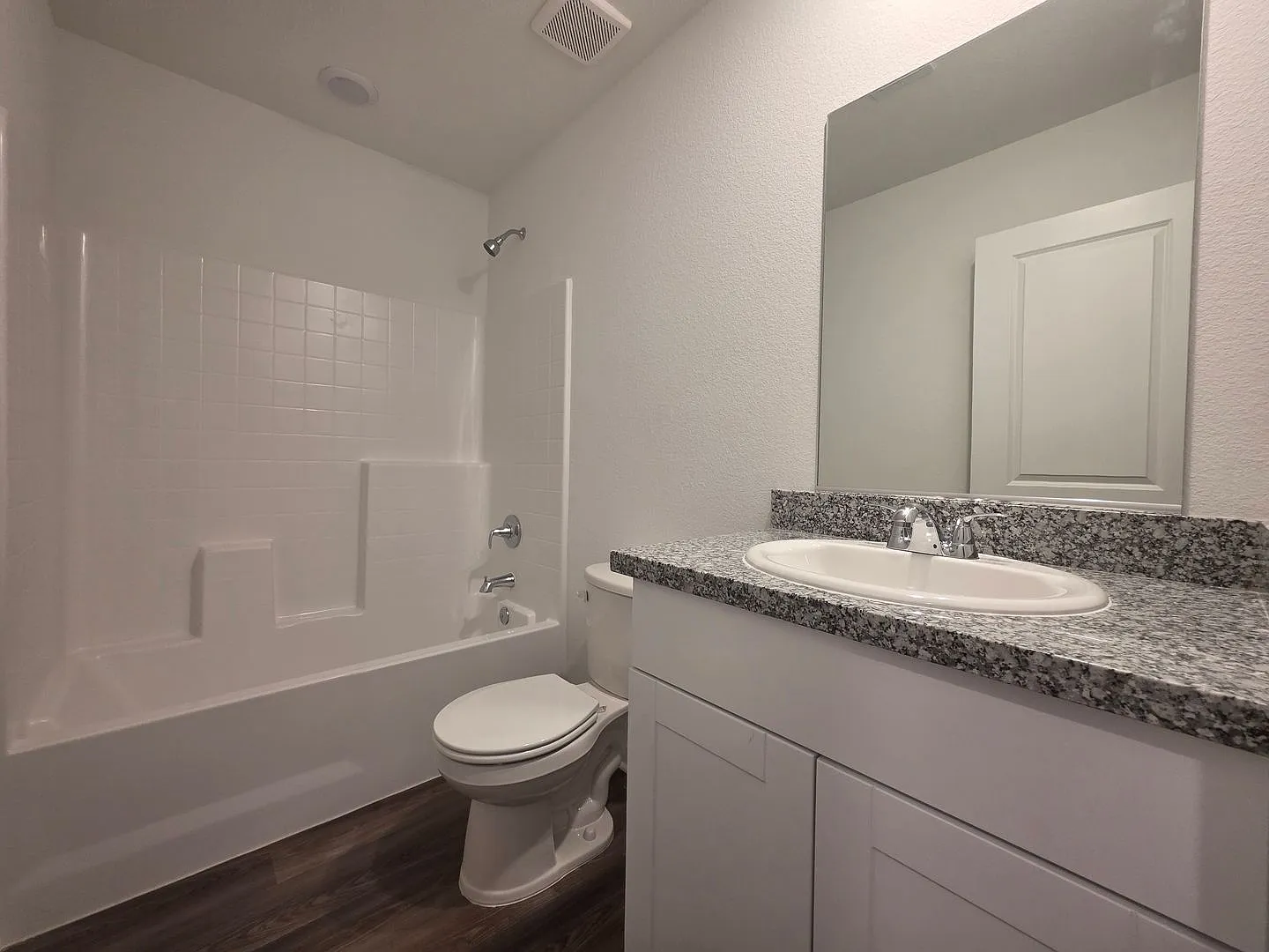 Brand-New 3 Bedroom Townhome in the Sunbeam Community! — Photo 4