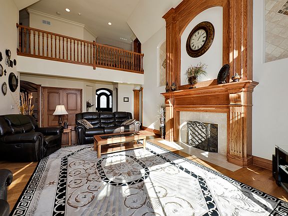 4th image of 10 Carnoustie Ln