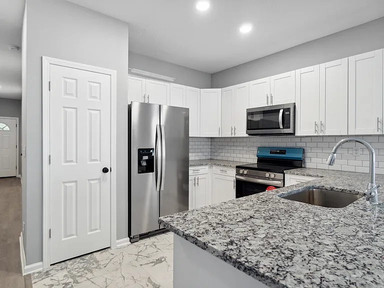 3229 Lenox Ave #1 — Photo 9