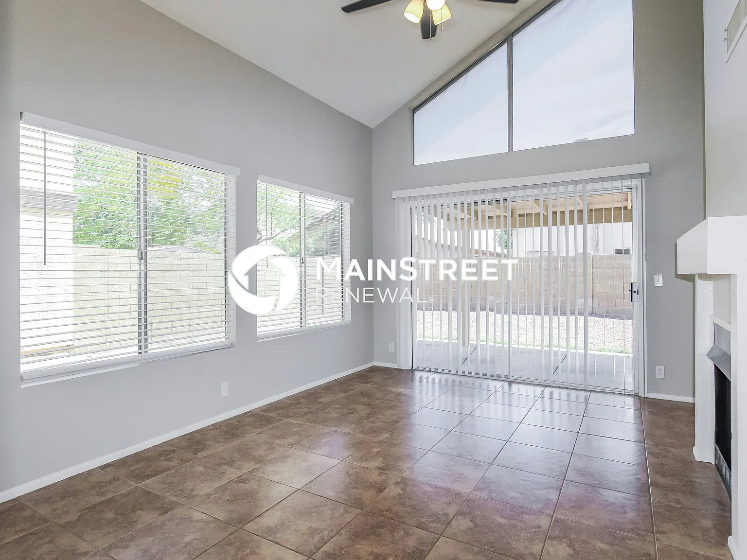 6331 W Townley Ave — Photo 3
