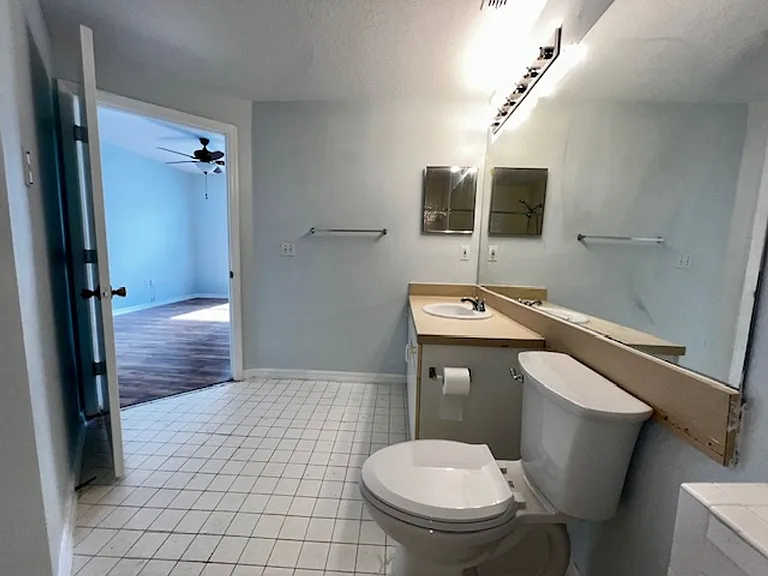 5554 Metrowest Blvd #4 — Photo 31