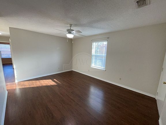 4th image of 810 N 5th St