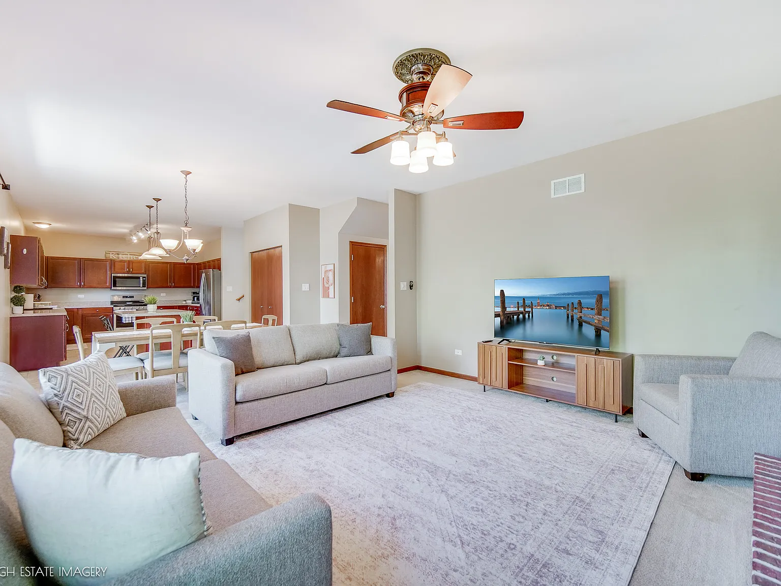 4 bed, 2131 sqft, $6,500 — Photo 1