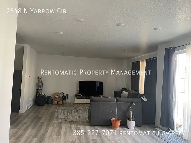 2548 N Yarrow Cir — Photo 6