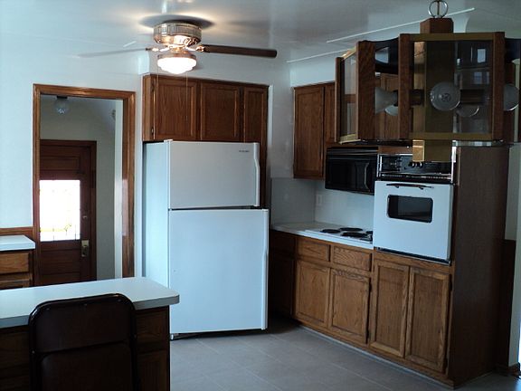 2nd image of 27833 Rockwood St