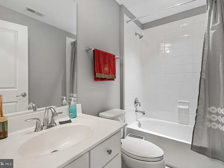 412 Blue Flax Pl — Photo 31