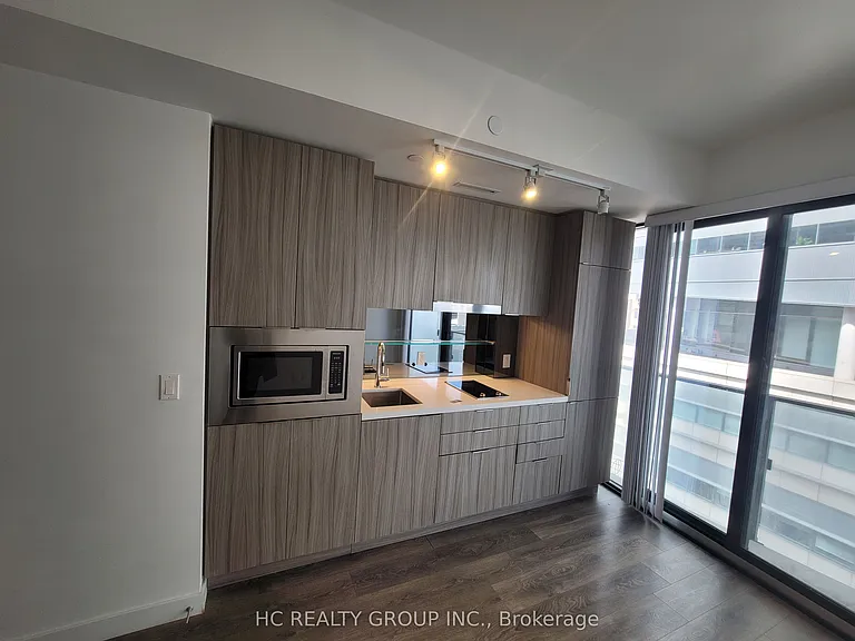215 Queen St W #1206 — Photo 4