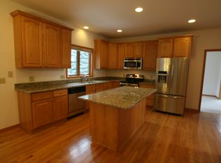 2 Chautauqua Trl, Madison, WI 53719