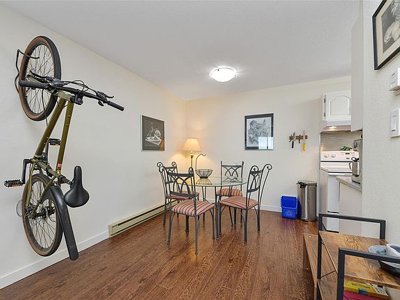 5th image of 848 Esquimalt Rd #7