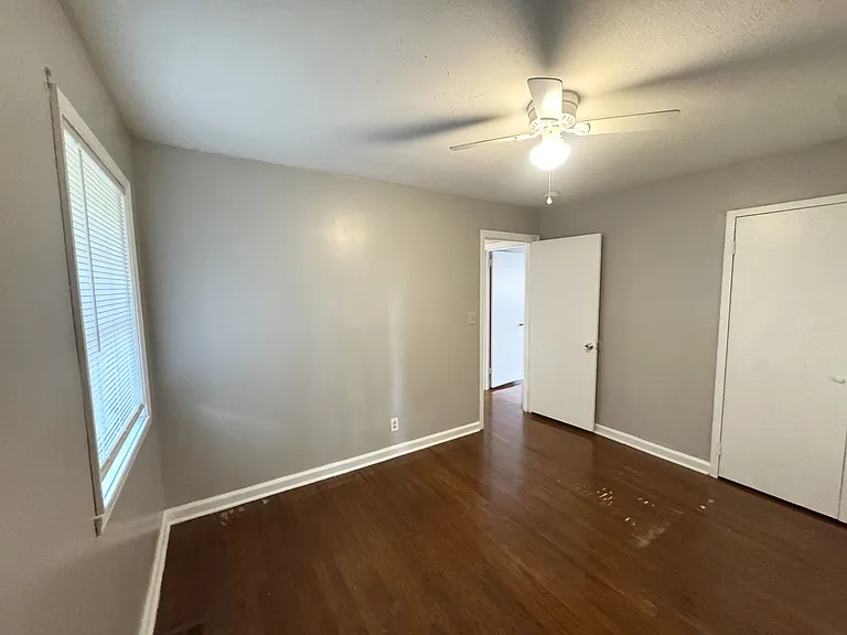 1523 Canterbury Rd — Photo 3