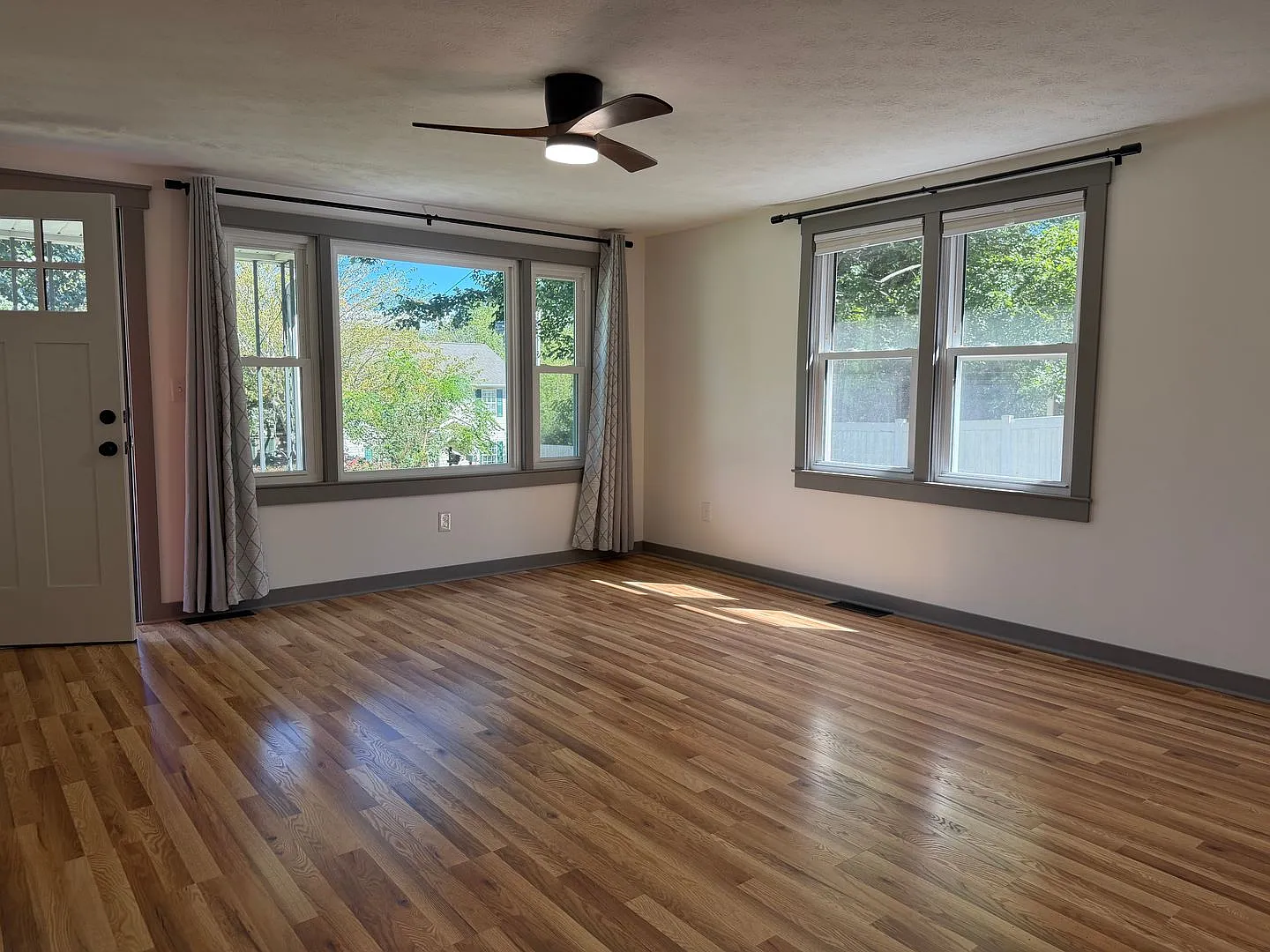 Candler - Recently Renovated Charmer!! — Photo 4
