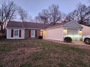 7227 Columbia Ave, Louisville, KY 40222