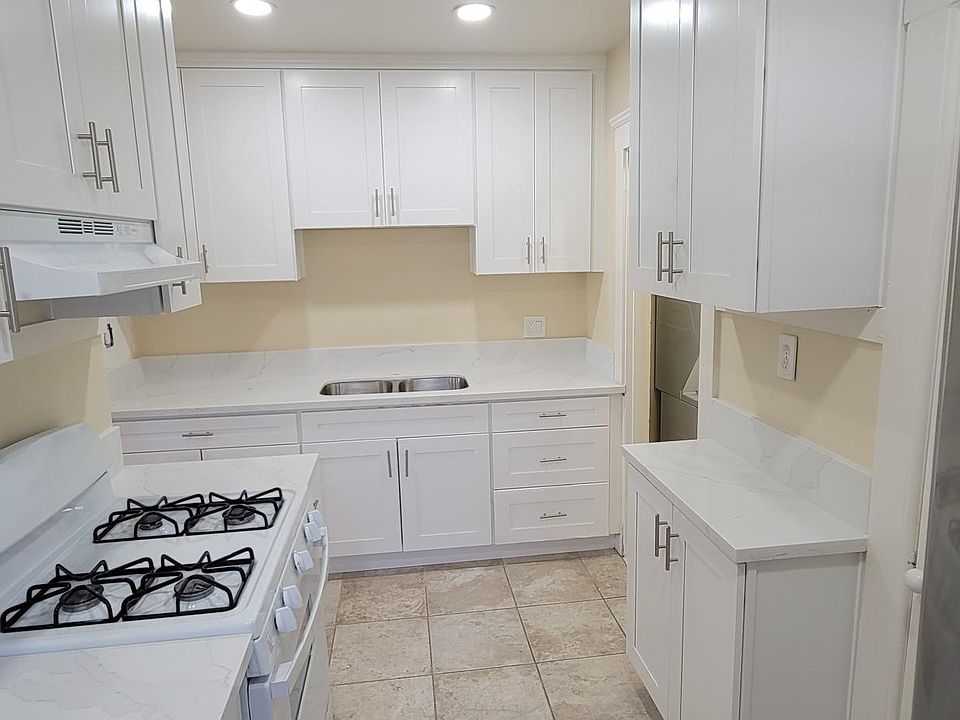 1st image of 3842 37th St