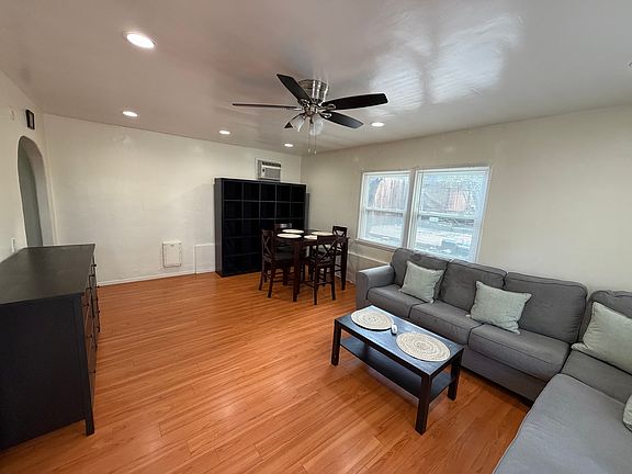 2nd image of 4136 Mammoth Ave