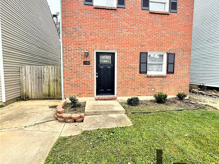 1488 Deer Lake Cir — Photo 16
