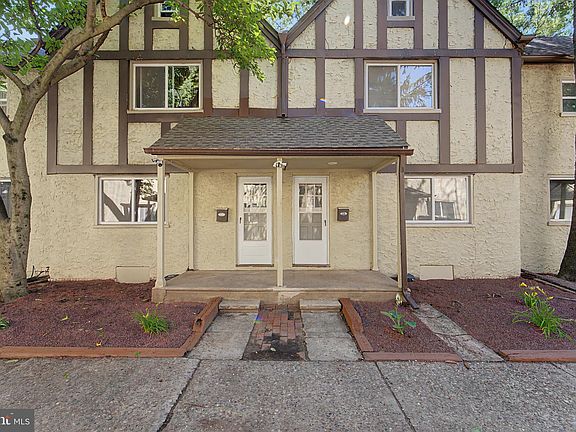 3rd image of 607 W Maple Ave