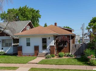 339 16th Ave, East Moline, IL 61244