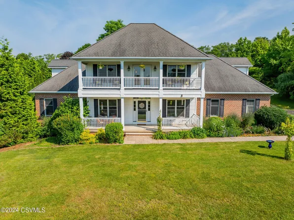12 Hounds Chase Dr, Bloomsburg, PA 17815