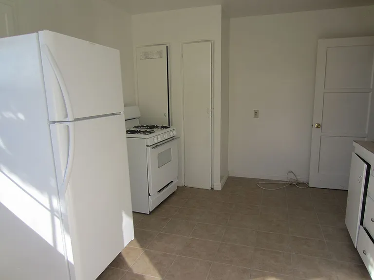1319-1325 E Phillips St — Photo 1