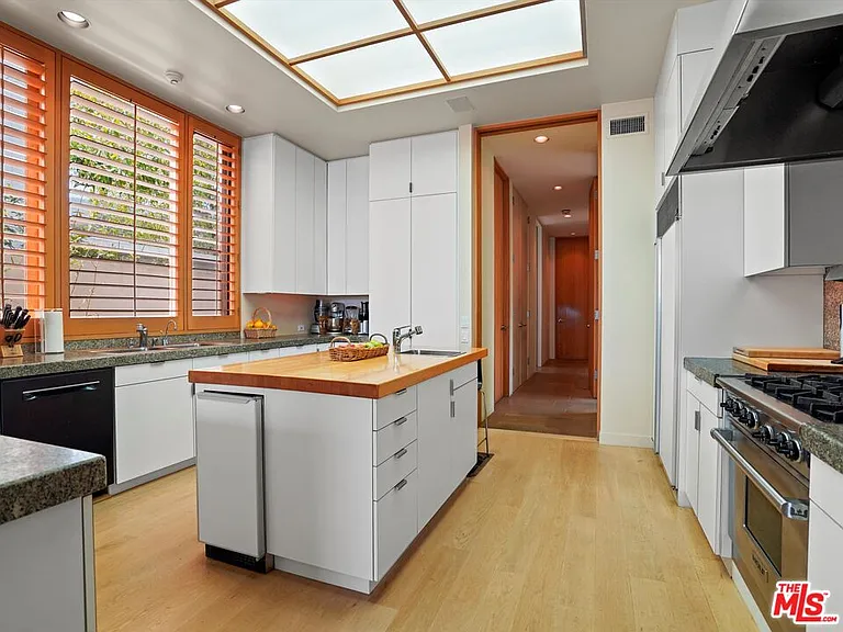 31280 Broad Beach Rd — Photo 24