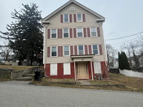 40 Church St #1, Somerset, MA 02726