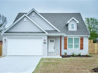 1885 Larkspur St, Springdale, AR 72764