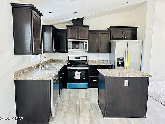 5th image of 5286 Lake Dr