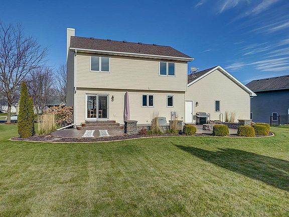 Fully landscaped back patio