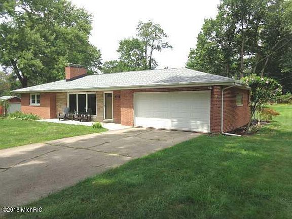 2nd image of 1223 Crescent Ln